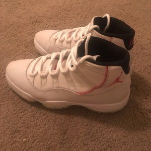 AIR JORDAN 11 “”PLATNUM TINT”